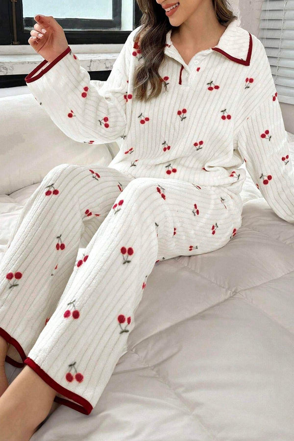 Trendusfashion Kırık Beyaz Kiraz Baskılı Pamuklu Kışlık Pijama Takımı 7083