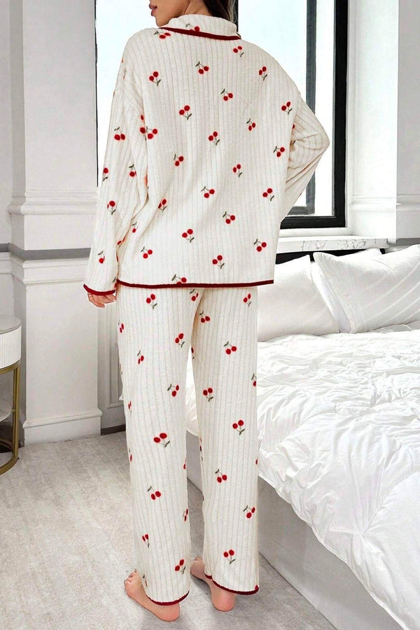 Trendusfashion Kırık Beyaz Kiraz Baskılı Pamuklu Kışlık Pijama Takımı 7083