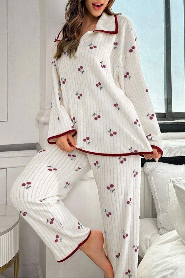 Trendusfashion Kırık Beyaz Kiraz Baskılı Pamuklu Kışlık Pijama Takımı 7083