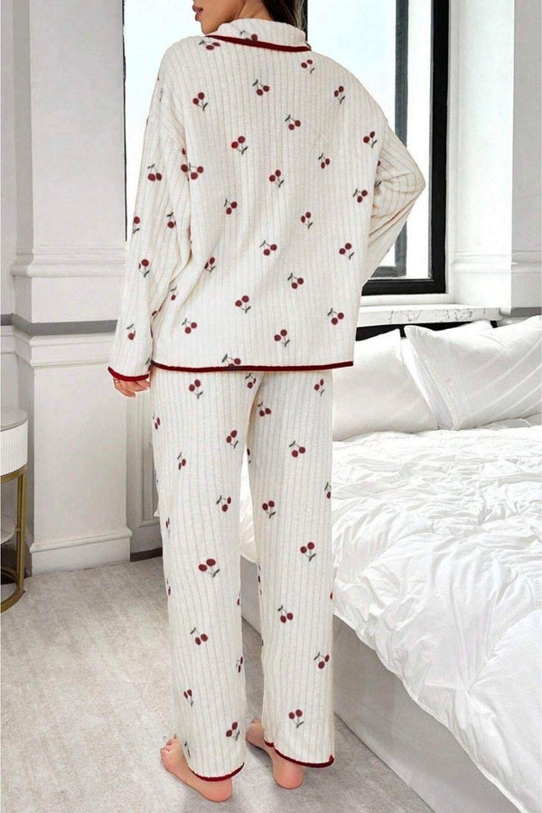 Trendusfashion Kırık Beyaz Kiraz Baskılı Pamuklu Kışlık Pijama Takımı 7083