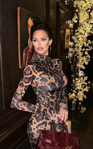 Kadın Yarım Balıkçı Yaka Uzun Kollu Leopar Baskılı Atlas Kumaş Maxi Boy Elbise