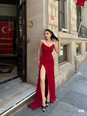 Trendusfashion Kadın Yırtmaç Detaylı Askılı Abiye Elbise - Şık ve Modern Tasarım