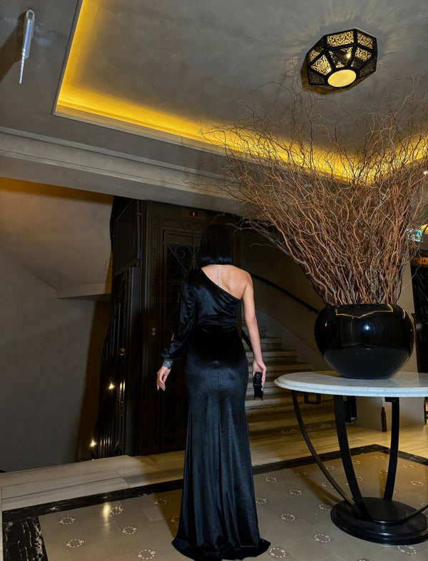 Trendusfashion Tek Omuz Uzun Kadife Abiye Elbise - Yırtmaçlı ve Taş Detaylı