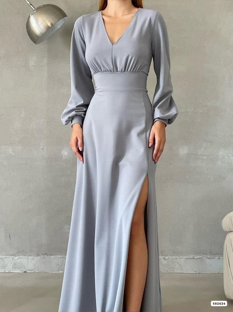 Trendusfashion Yırtmaç Detaylı Uzun Elbise - Şık ve Çarpıcı Tasarım