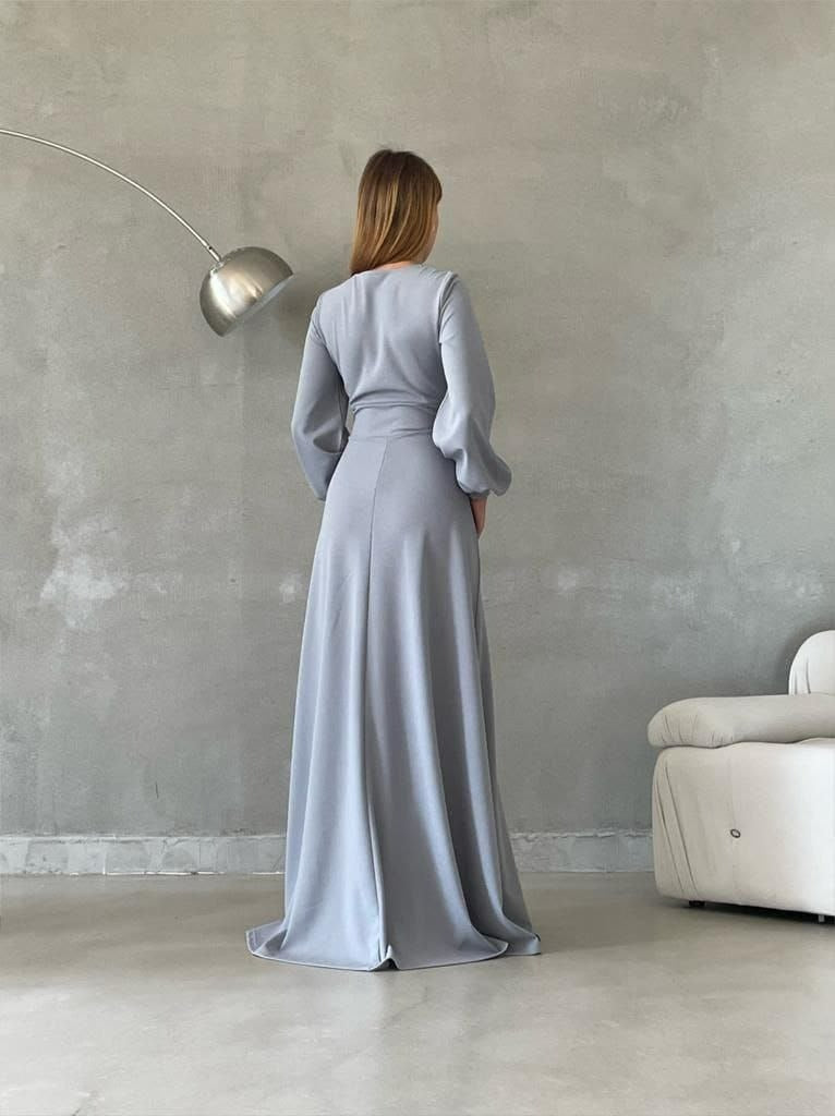 Trendusfashion Yırtmaç Detaylı Uzun Elbise - Şık ve Çarpıcı Tasarım