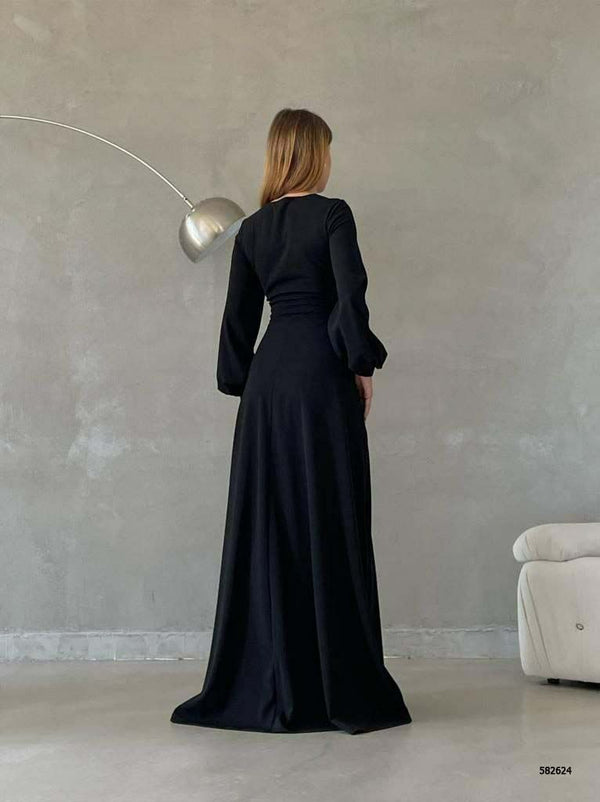 Trendusfashion Yırtmaç Detaylı Uzun Elbise - Şık ve Çarpıcı Tasarım