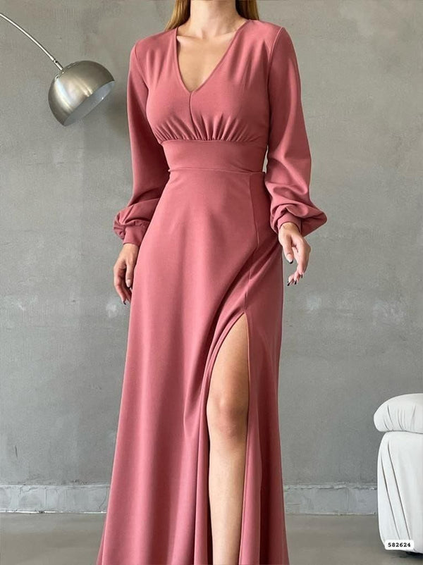Trendusfashion Yırtmaç Detaylı Uzun Elbise - Şık ve Çarpıcı Tasarım