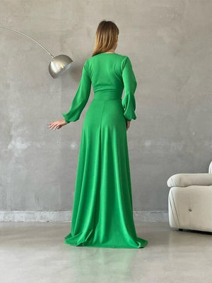 Trendusfashion Yırtmaç Detaylı Uzun Elbise - Şık ve Çarpıcı Tasarım